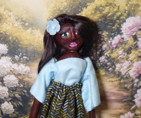 Aicha - Doll with blue and green dress