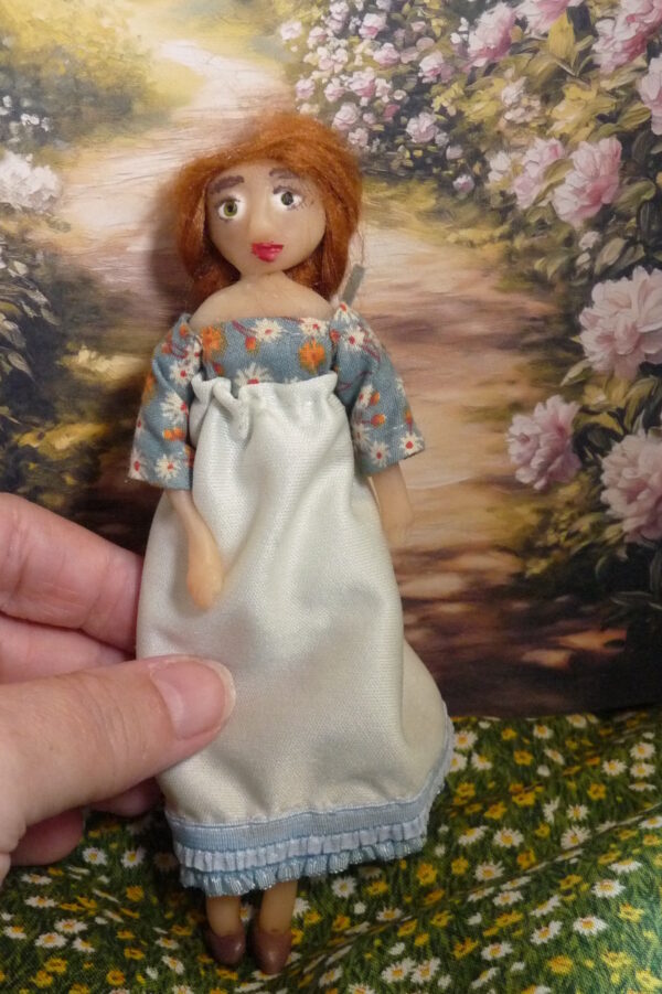 Alma - Doll with braid - Image 4