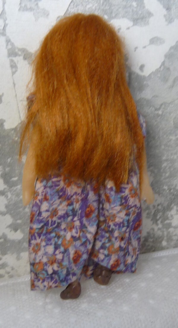 Annabelle - Young girl with flowery dress - Image 3