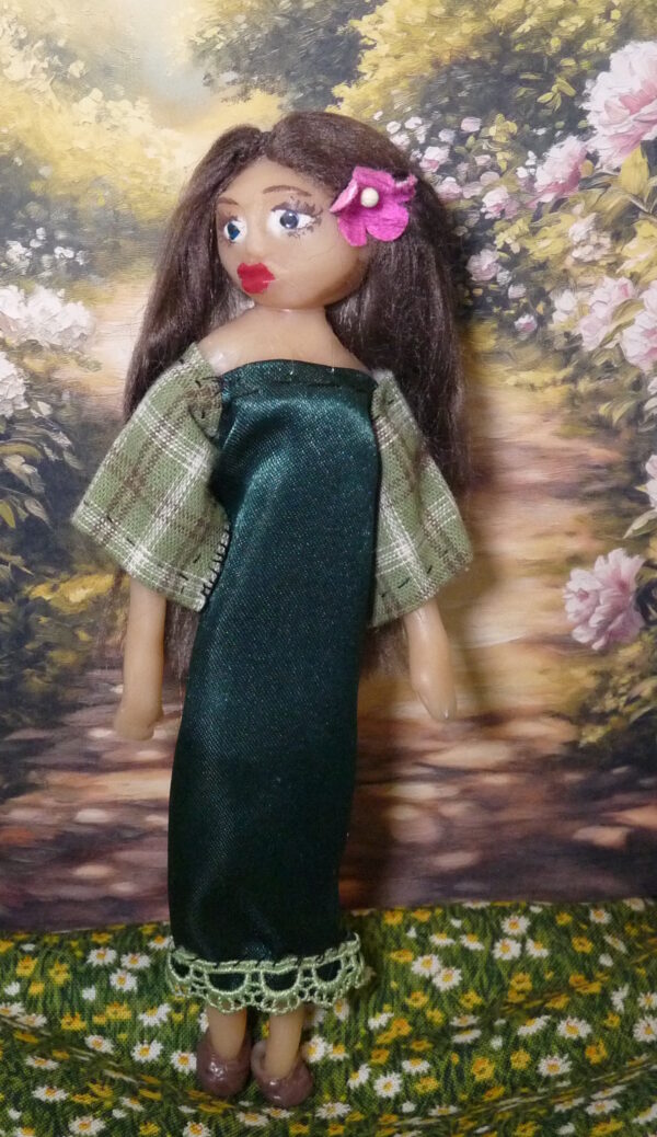 Asta - Doll with green dress - Image 2