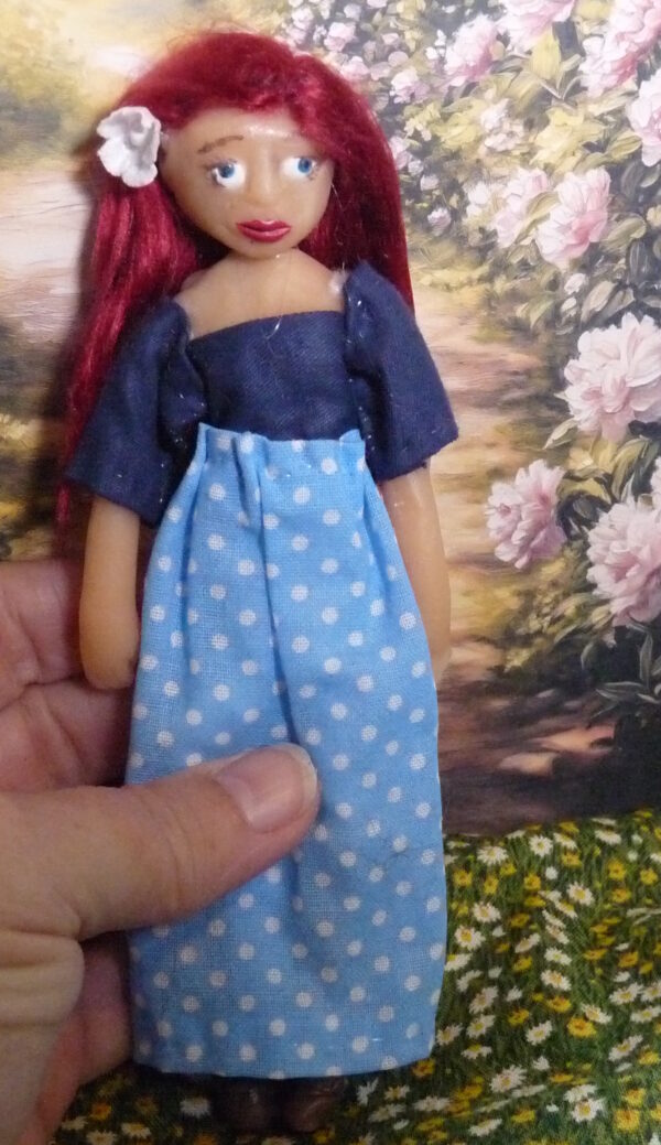 Beatrice - Doll with blue skirt and red hair - Image 4