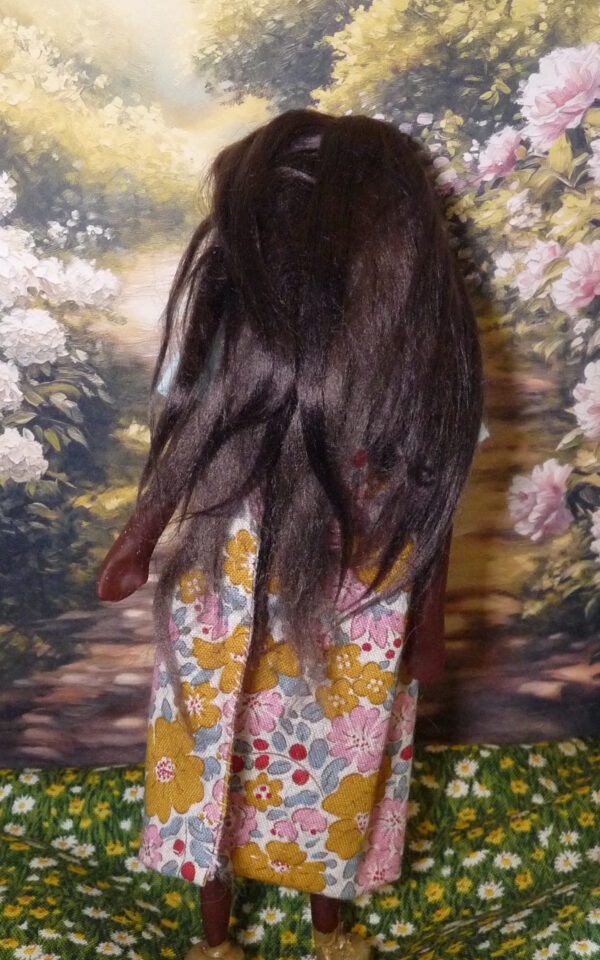 Chloe - Doll with blue and yellow dress - Image 3