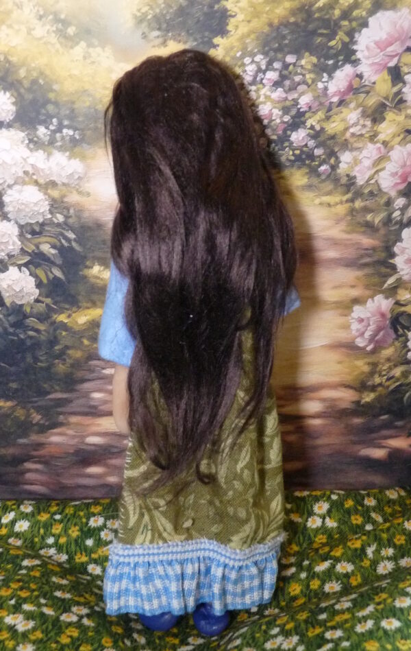 Filippa - Doll with blue and green dress - Image 3
