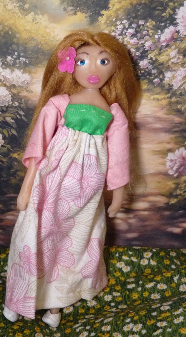 Frida - Doll with blonde hair and pink dress - Image 2