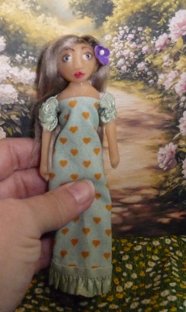 Hilma - Doll with silvery blonde hair - Image 4