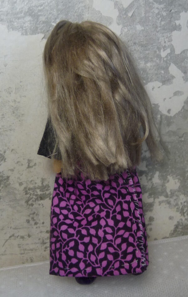 Linda - Doll with black and purple dress - Image 2