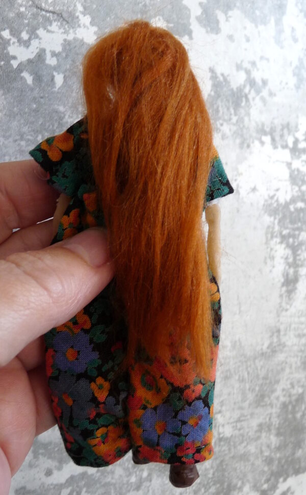 Malva - Young girl with reddish hair - Image 3