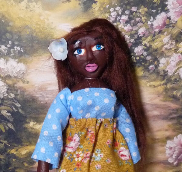 Moa - Girl with pink roses dress
