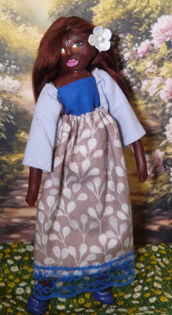 Moesha - Doll with blue and brown dress - Image 2