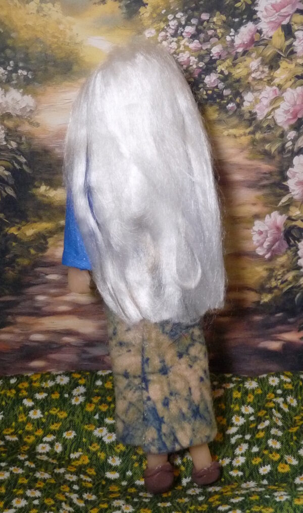 Nora - Doll with white hair and blue-yellow dress - Image 3