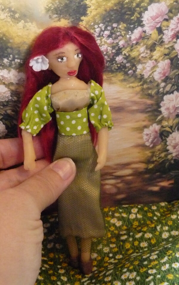 Ofelia - Doll with green eyes and red hair - Image 4