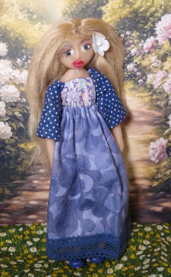 Ronja - Doll with blonde hair and purplish blue dress - Image 2