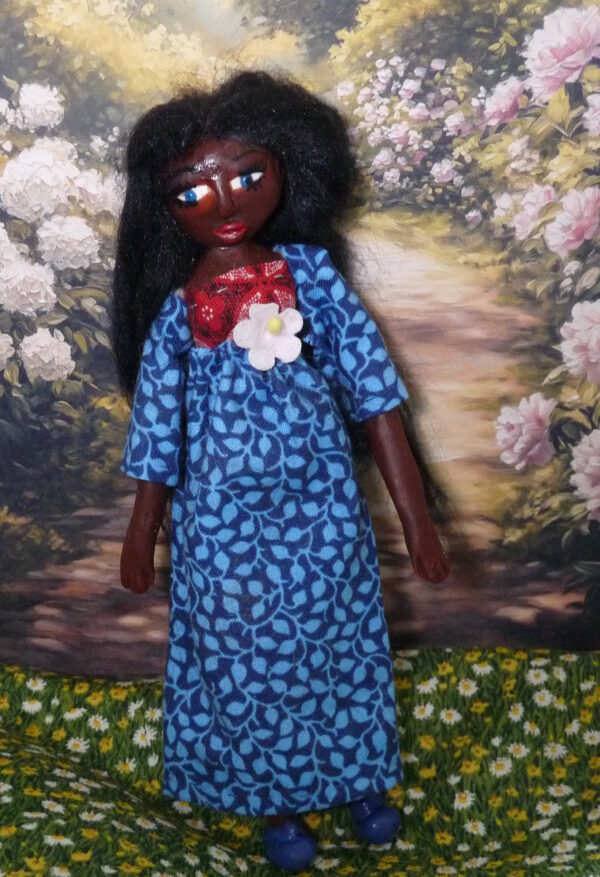 Farai - Doll in blue and red dress - Image 2
