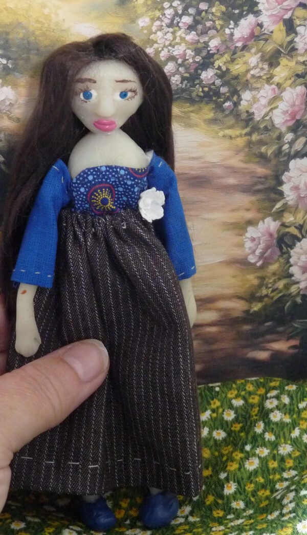 Ada - Doll in blue and grey dress - Image 4