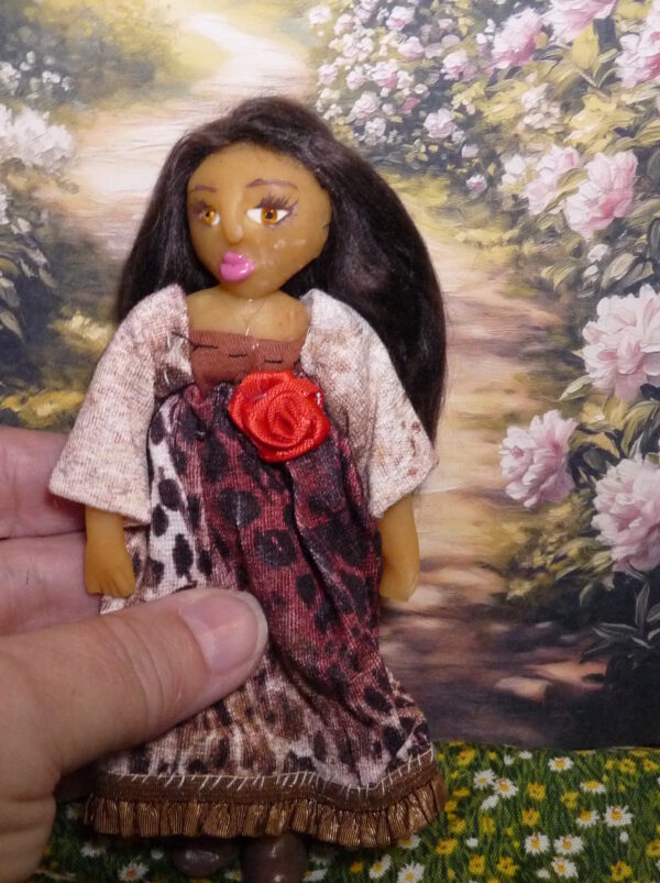 Annika - Doll in patterned dress - Image 4