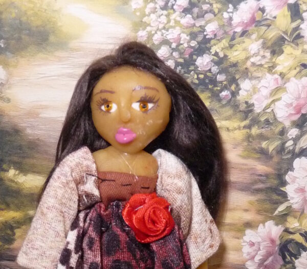 Annika - Doll in patterned dress