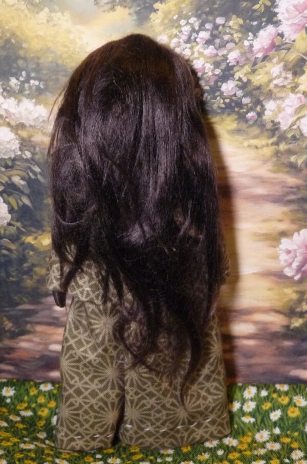 Calla - Doll in green dress - Image 3