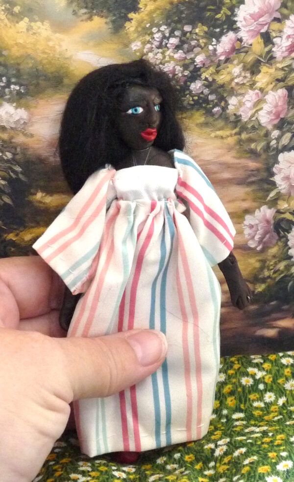 Carmen - Doll with striped dress - Image 4