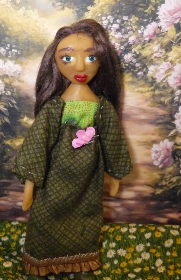 Charlotte - Doll in green dress - Image 2