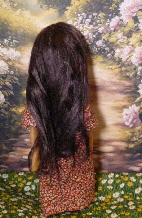 Chiara - Doll with pink and brown dress - Image 3