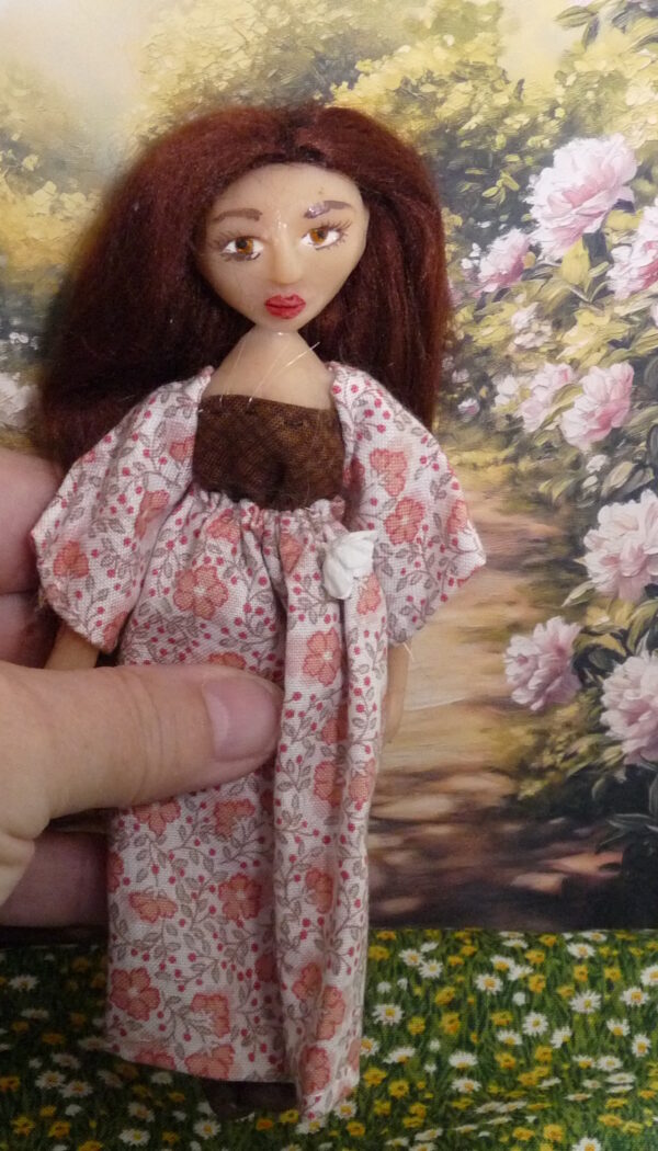 Diana - Doll in apricot and brown dress - Image 4
