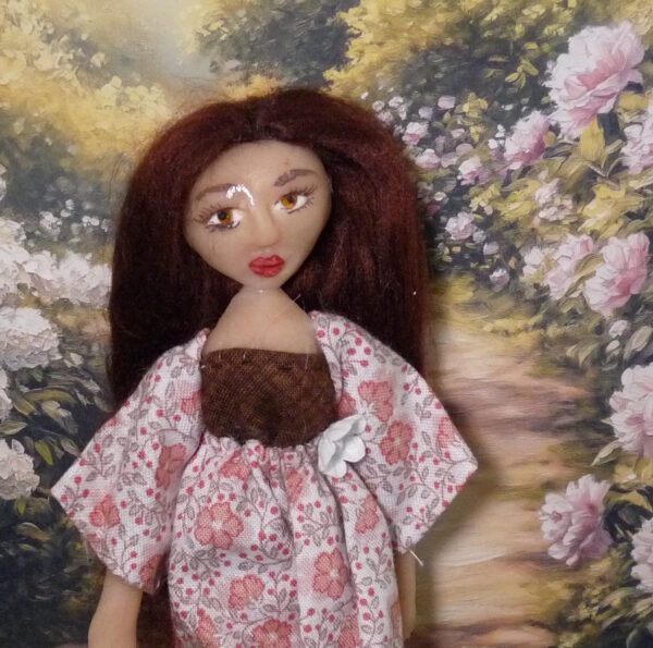 Diana - Doll in apricot and brown dress