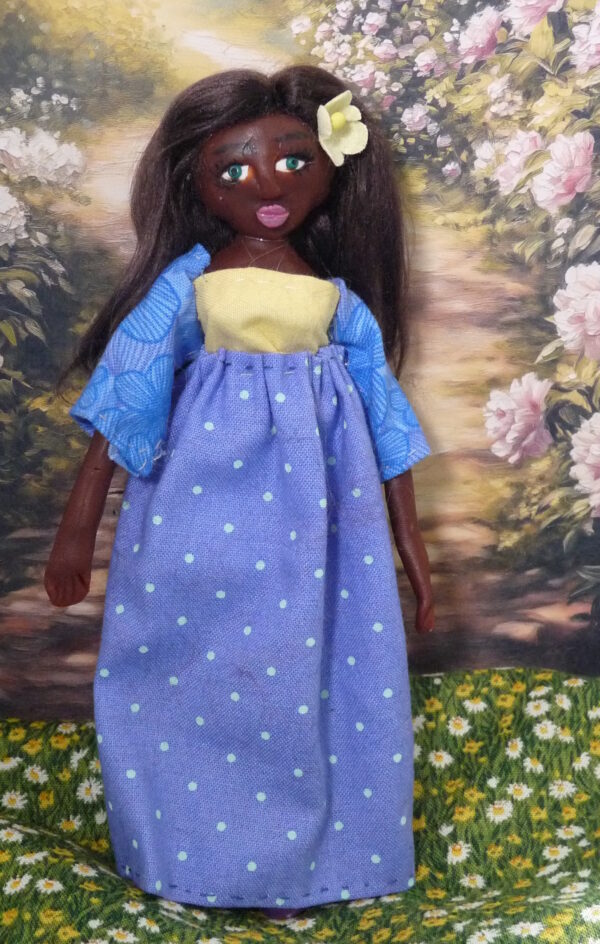 Duni - Doll in purplish blue dress - Image 2