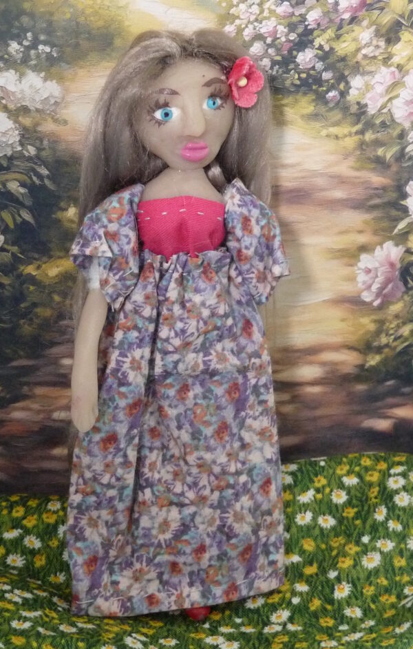 Enya - Doll with purple and red dress - Image 2