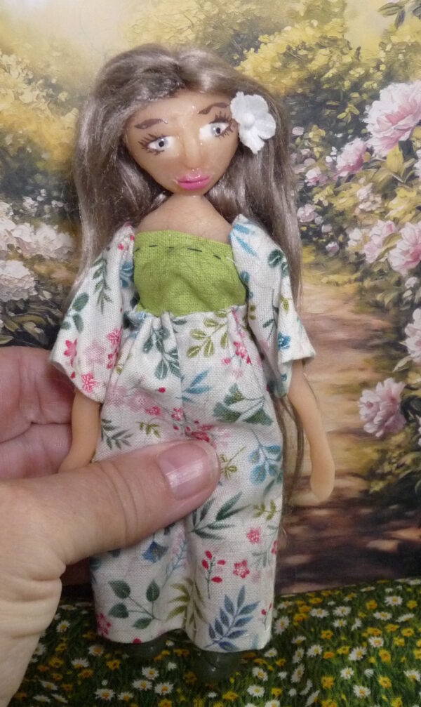 Erica - Doll with flowery dress - Image 4