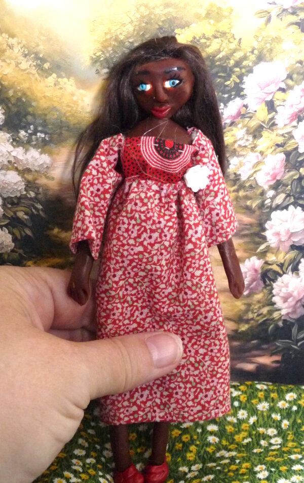 Hawla - Doll in red and white dress - Image 4