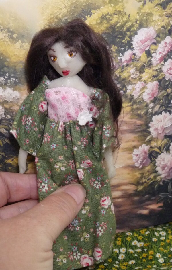 Ha-Yoon - doll with green and pink dress - Image 4