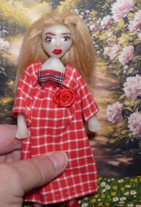 Helena - Doll in red dress - Image 4