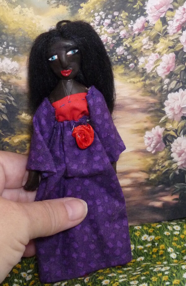 Isadora - Doll in purple dress - Image 4