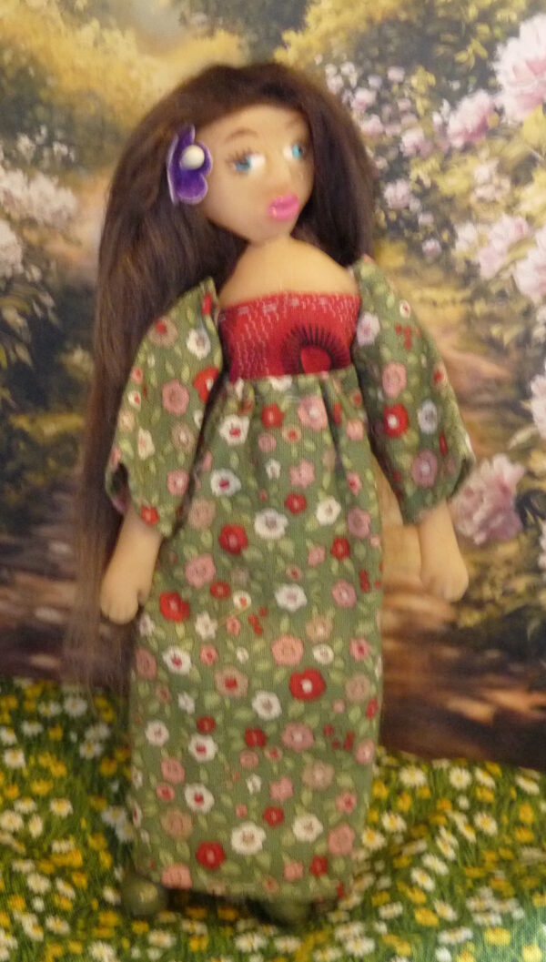 Jada - Doll in red and green dress - Image 2