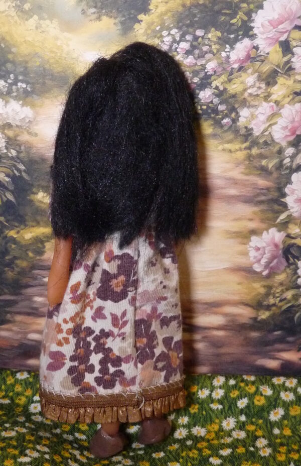 Jade - Doll in flowery dress - Image 3