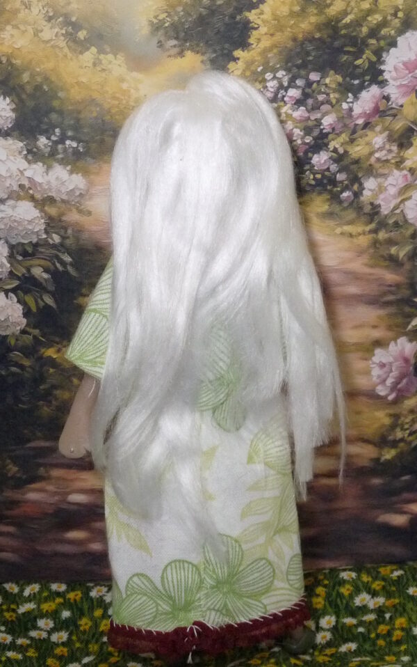 Lily - Doll with white hair and green dress - Image 2