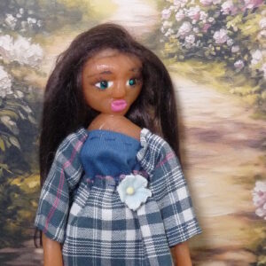 Lina - Doll in checkered dress
