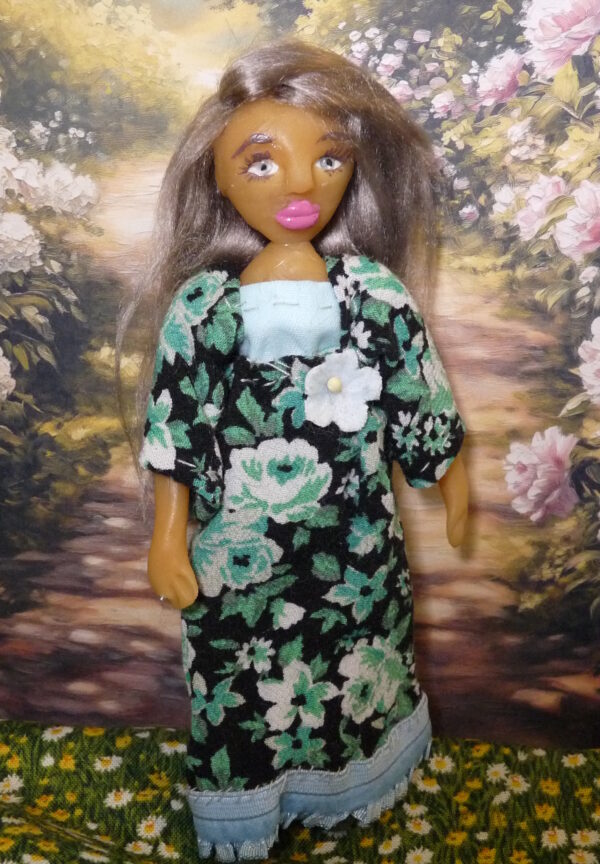 Luna - Doll in minty green dress - Image 2