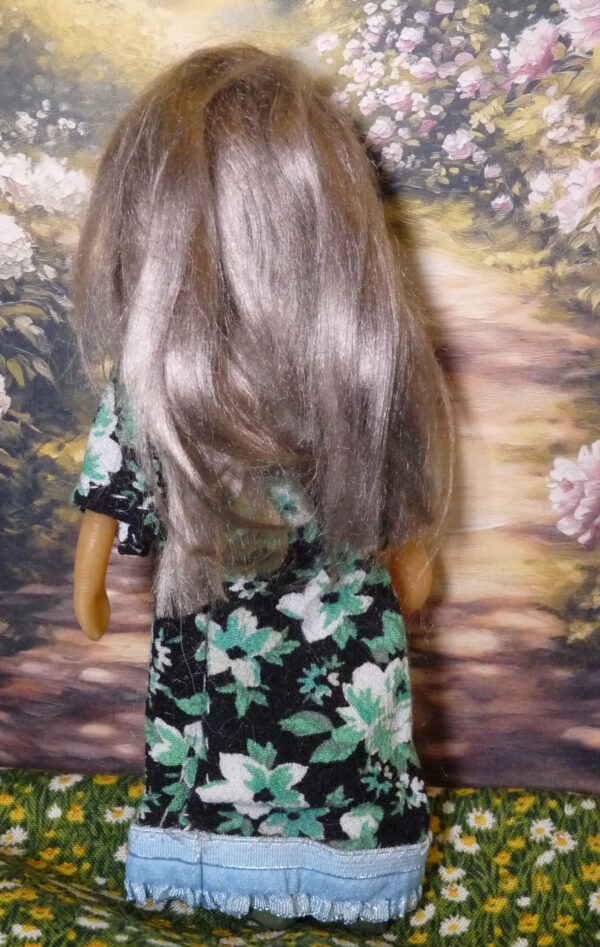 Luna - Doll in minty green dress - Image 3