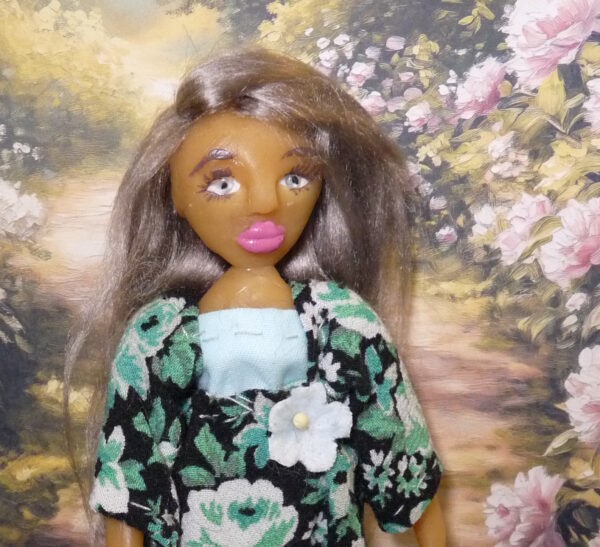 Luna - Doll in minty green dress