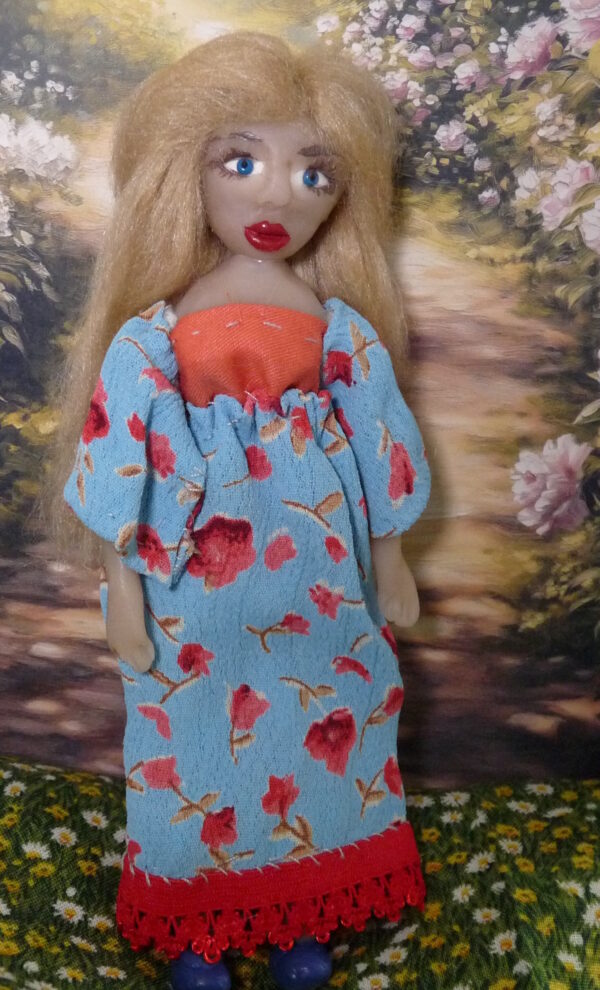 Mila - Doll with blue and red dress - Image 2