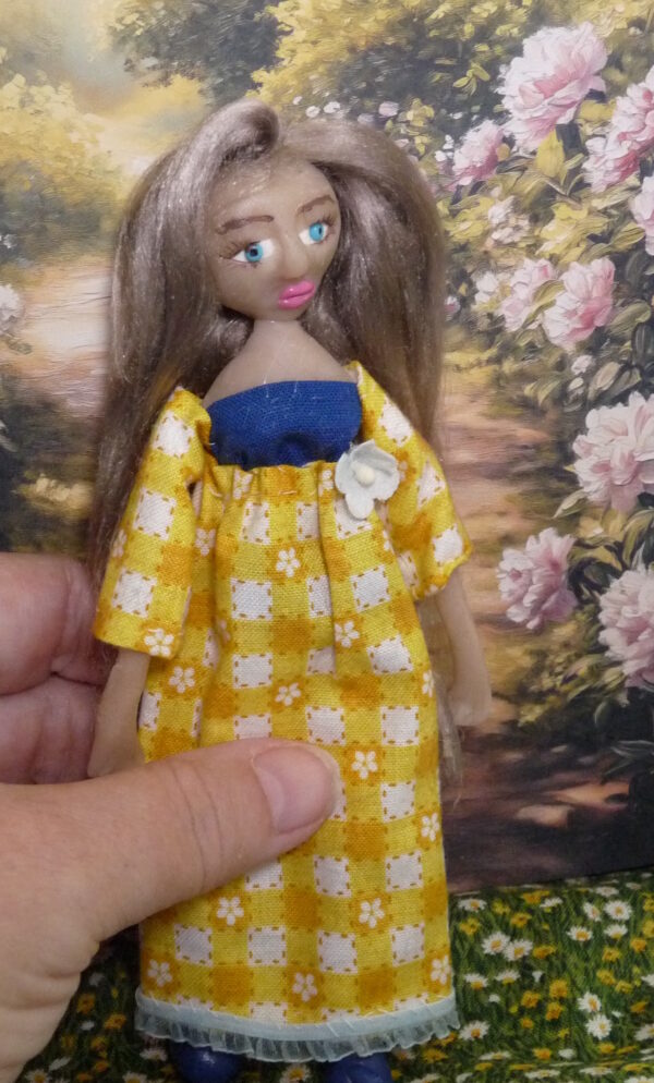 Orla - Doll in yellow dress - Image 4