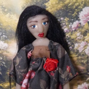 Saskia - Doll with roses on dress