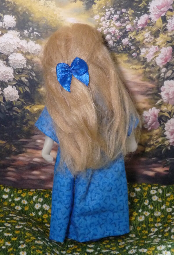 Valentina - Doll in blue and green dress - Image 3