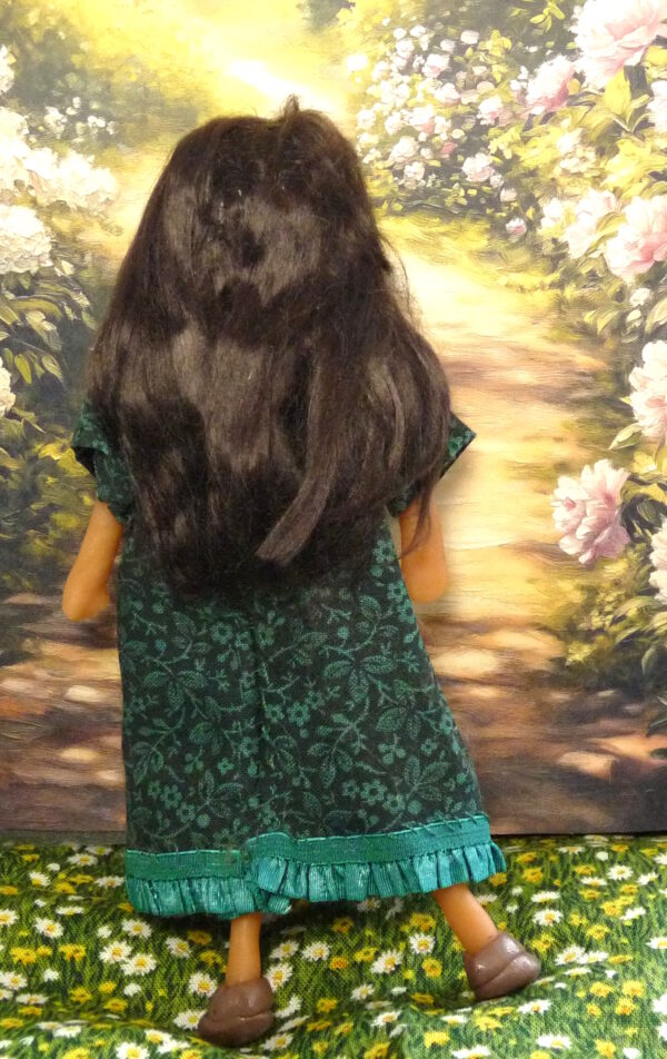 Agda - Doll with green dress - Image 3