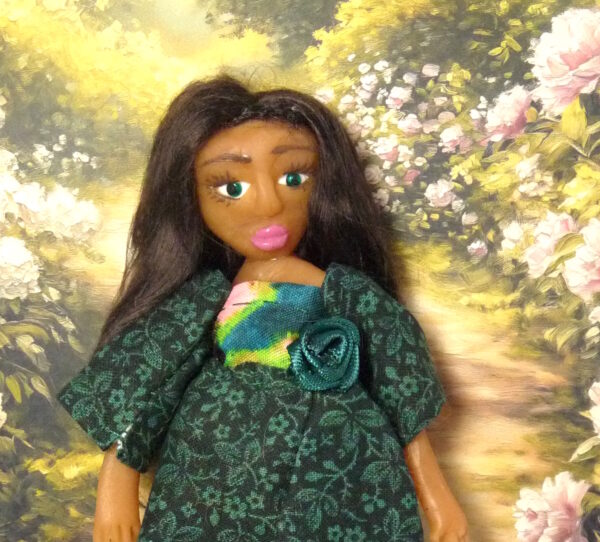 Agda - Doll with green dress