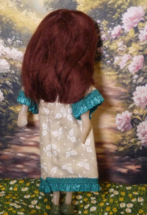 Jannike - Doll in green and cream dress - Image 3