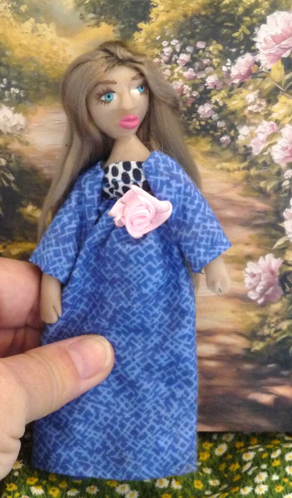 Patricia - Doll with blue dress - Image 2