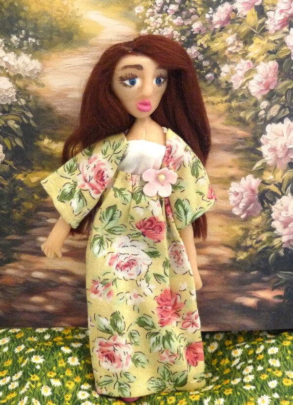 Rut - Doll with green and pink dress - Image 2