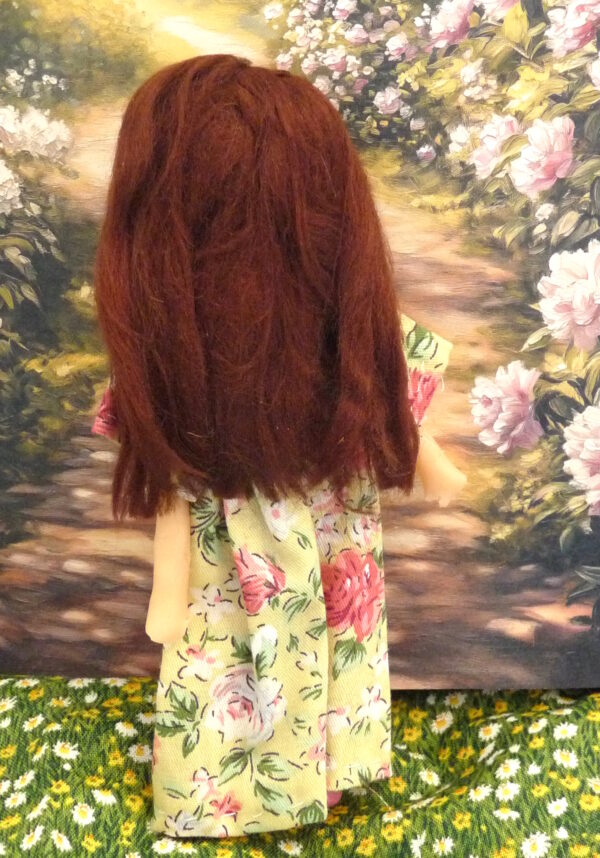 Rut - Doll with green and pink dress - Image 3